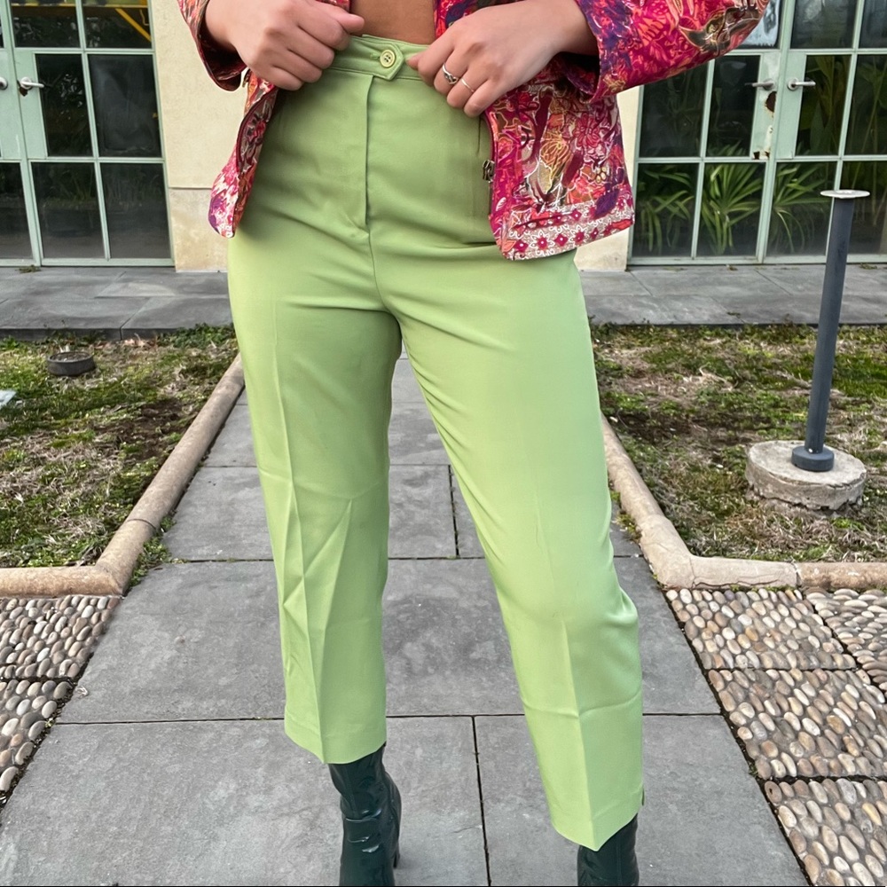 Lady In Green Sleek Pants, Spring Vibes, Size 10